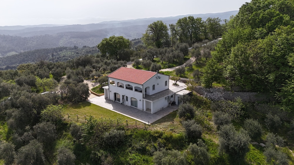 Verde Matematico in Vico Del Gargano, Italy