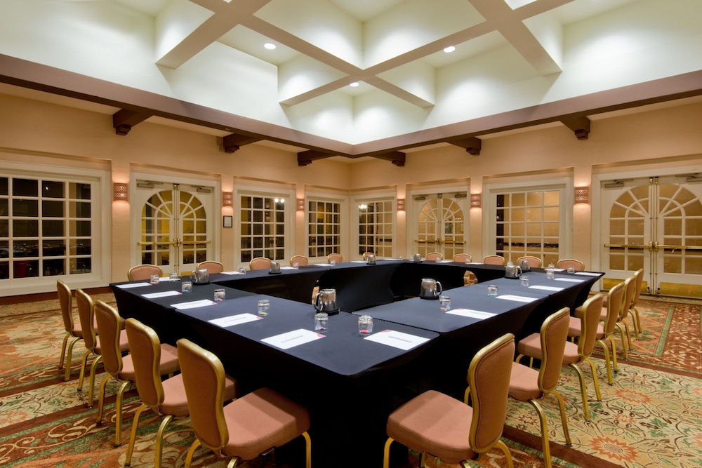 Crowne Plaza Albuquerque by IHG - photo 29
