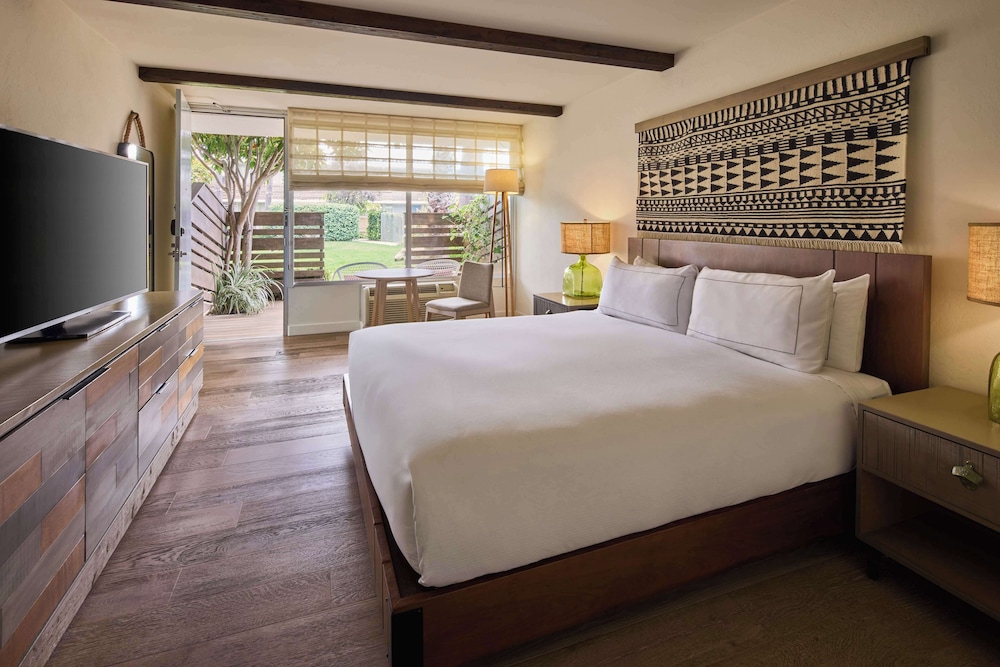The Leta Santa Barbara Goleta Tapestry Collection by Hilton - photo 18