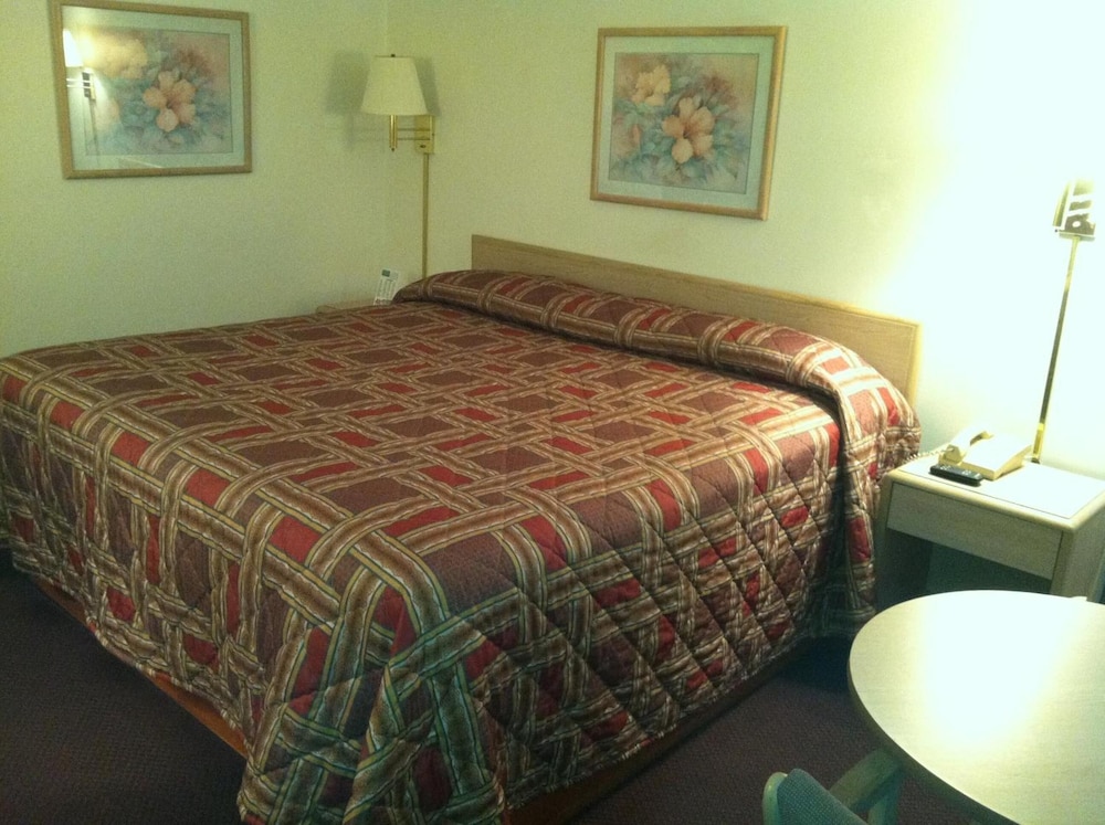Heritage Inn - photo 17