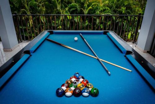 Green Mountain Studio 2 pool table 7 min to beach — 4-Star Luxury Hotel in Rincon, Puerto Rico