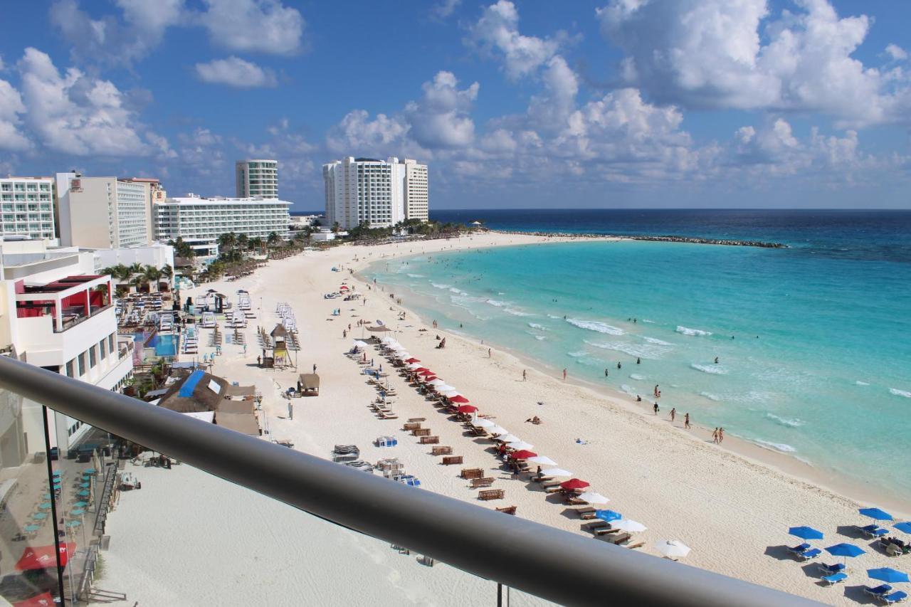 Oceanside Studio Stunning Views Ideal Location — 4-Star Luxury Hotel in Cancun, Mexico