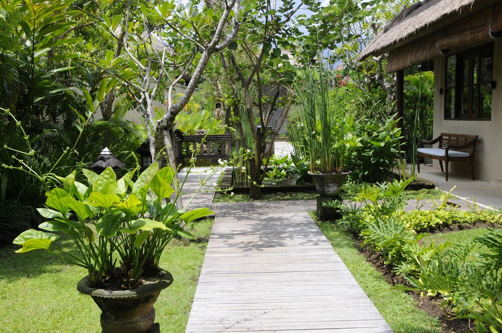 Villa Waringin — 5-Star Luxury Hotel in Canggu, Indonesia