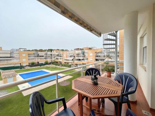 Acogedor apartamento con piscina en Vilafortuny Cambrils — 4-Star Luxury Hotel in Cambrils, Spain