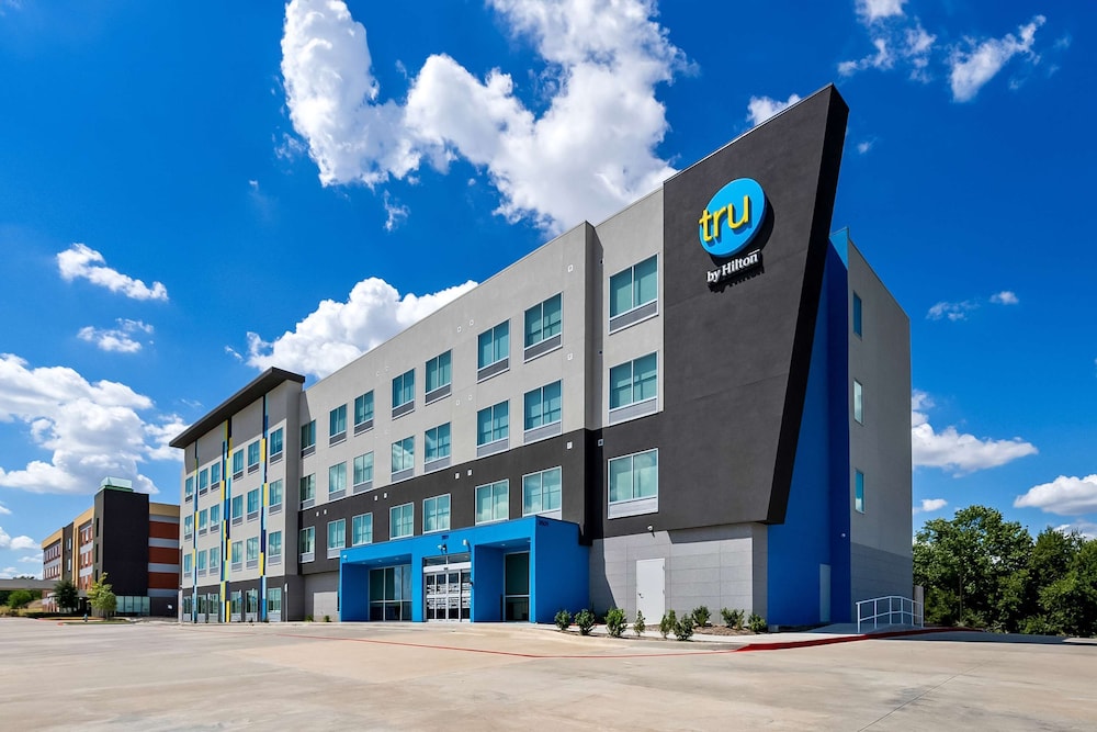 Tru by Hilton Plano Hwy 75 in Plano, United States