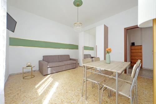 Golden Apartment — 4-Star Luxury Hotel in Rome, Italy