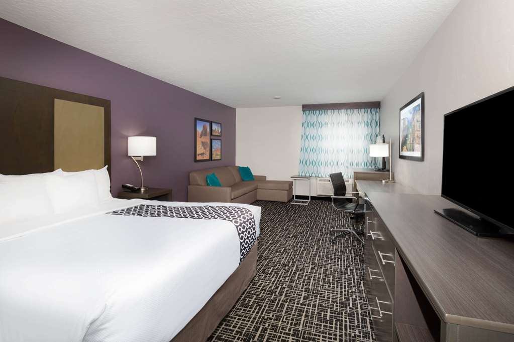 La Quinta Inn & Suites by Wyndham Kanab - photo 54