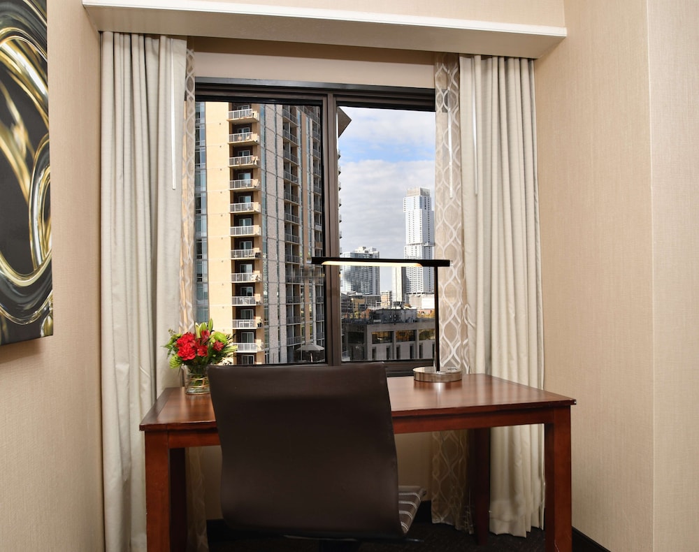 Embassy Suites by Hilton Austin Downtown South Congress - photo 26