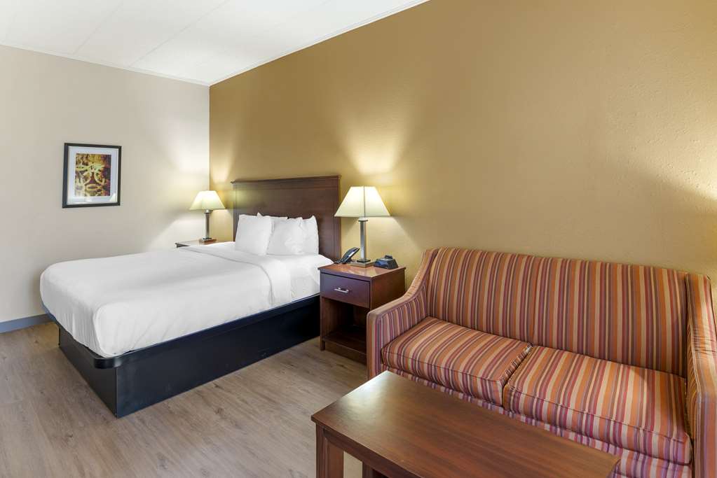 Best Western Plus Governor's Inn - photo 10