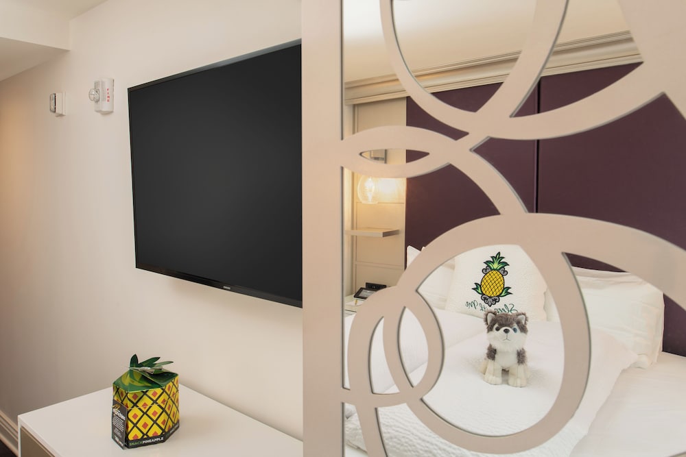 Staypineapple An Artful Hotel Midtown - photo 42
