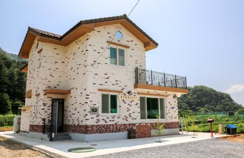 Poolip Family House — 4-Star Luxury Hotel in Gapyeong, South Korea