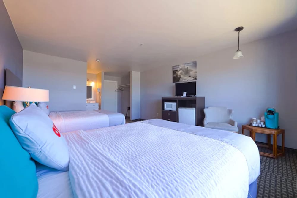 Waves Hotel NYE Beach Newport OR - photo 26