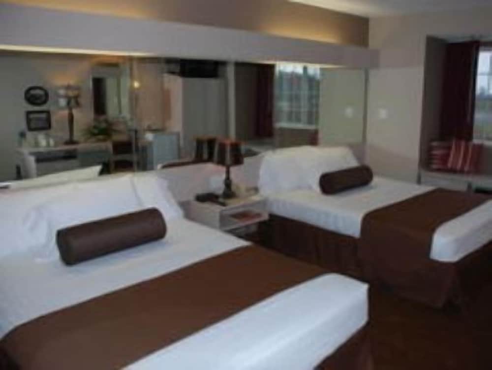 Patti's Inn & Suites - photo 6