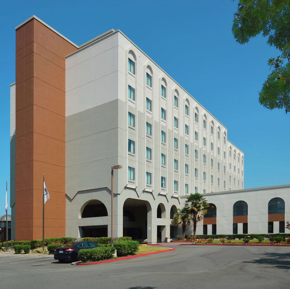 Doubletree by Hilton Newark Fremont - photo 73