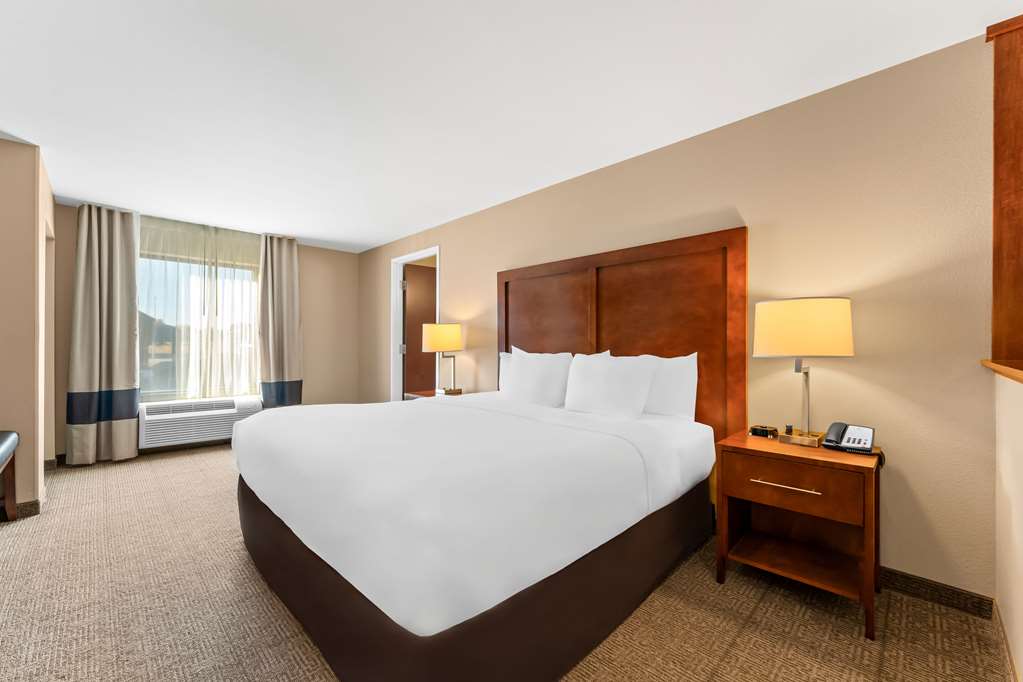 Comfort Inn & Suites Avera Southwest - photo 18