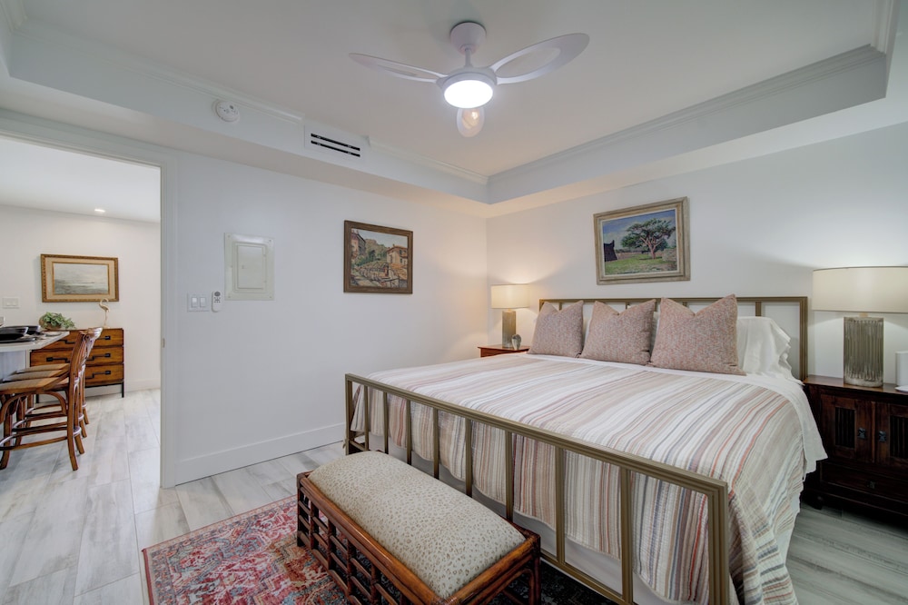 LeMarquis Old Naples Condo Near Beach&Downtown — 4-Star Luxury Hotel in Naples, United States