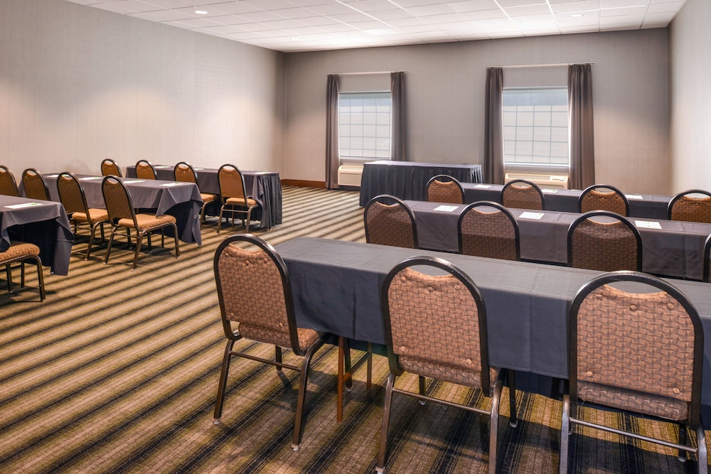 Holiday Inn Poplar Bluff by IHG - photo 57