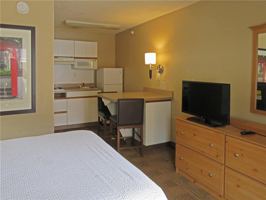 Suburban Studios Raleigh Crabtree Valley - photo 15
