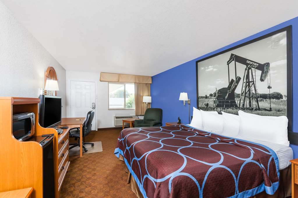 Super 8 by Wyndham Cleburne - photo 12