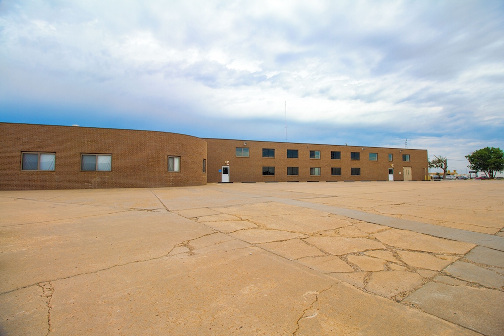 HomeTown Inn by OYO Liberal KS - photo 59
