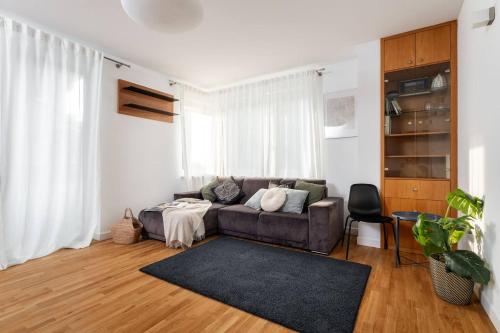 Superb Czerska Family Apartment With Parking — 4-Star Luxury Hotel in Warsaw, Poland