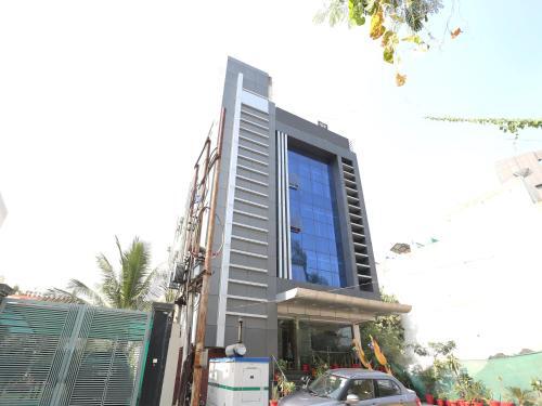 Oyo 4129 Silver7 - carbon neutral hotel in Lucknow