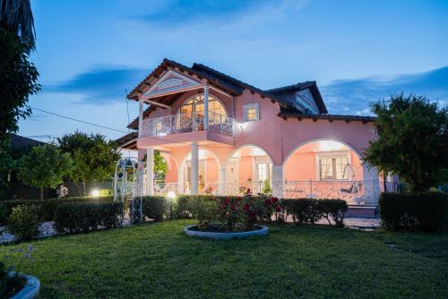 Villa Regina By The Sea — 4-Star Luxury Hotel in Epanomi, Greece
