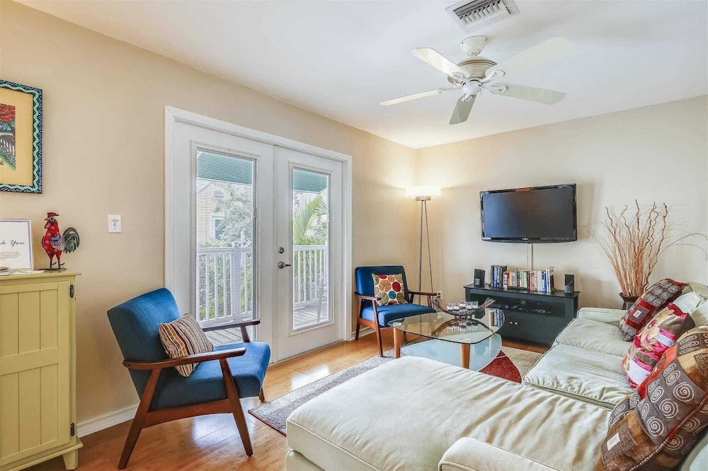 Shipyard Treasure by Avantstay Communal Pool Gated Community Great Location Week Long Stays - photo 7