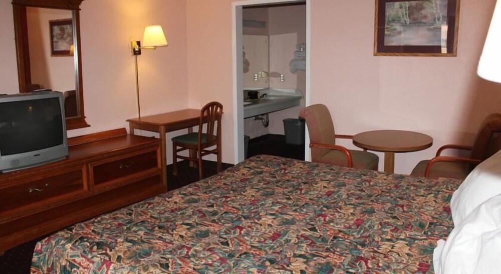 Andrew Johnson Inn - photo 6
