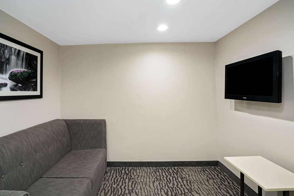 La Quinta Inn & Suites by Wyndham Knoxville North I 75 - photo 38