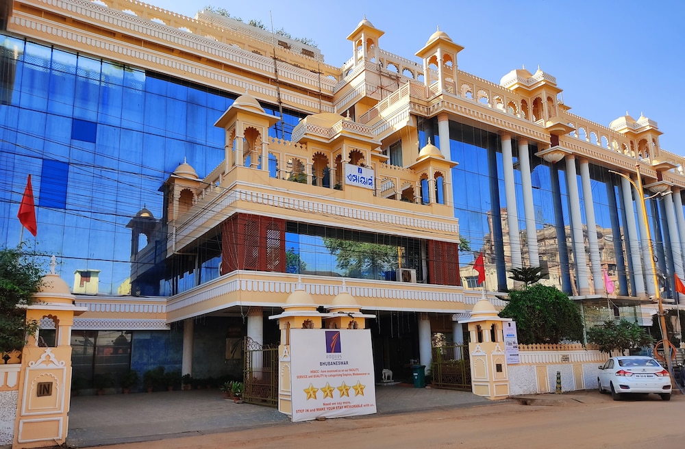 Empires Hotel — Bhubaneshwar — photo 2