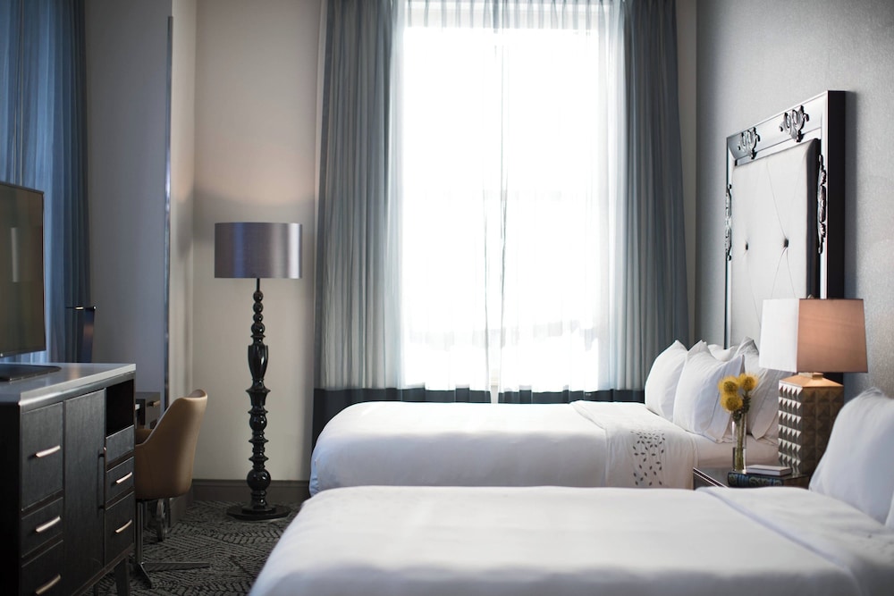 Renaissance Pittsburgh Hotel - photo 15