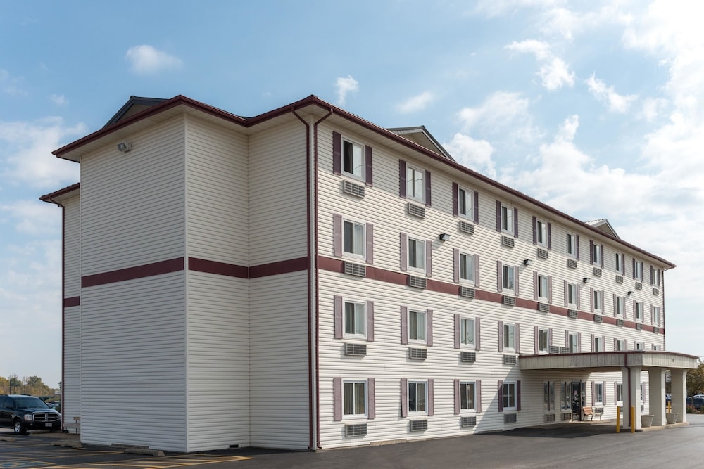 Super 8 by Wyndham Springfield East - photo 15