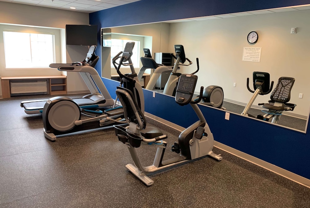 Microtel Inn & Suites by Wyndham Fountain Fort Carson - photo 28