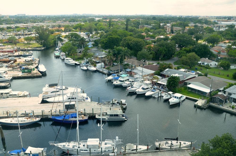 Riviera Luxury Living at River Oaks Marina and Tower - photo 65