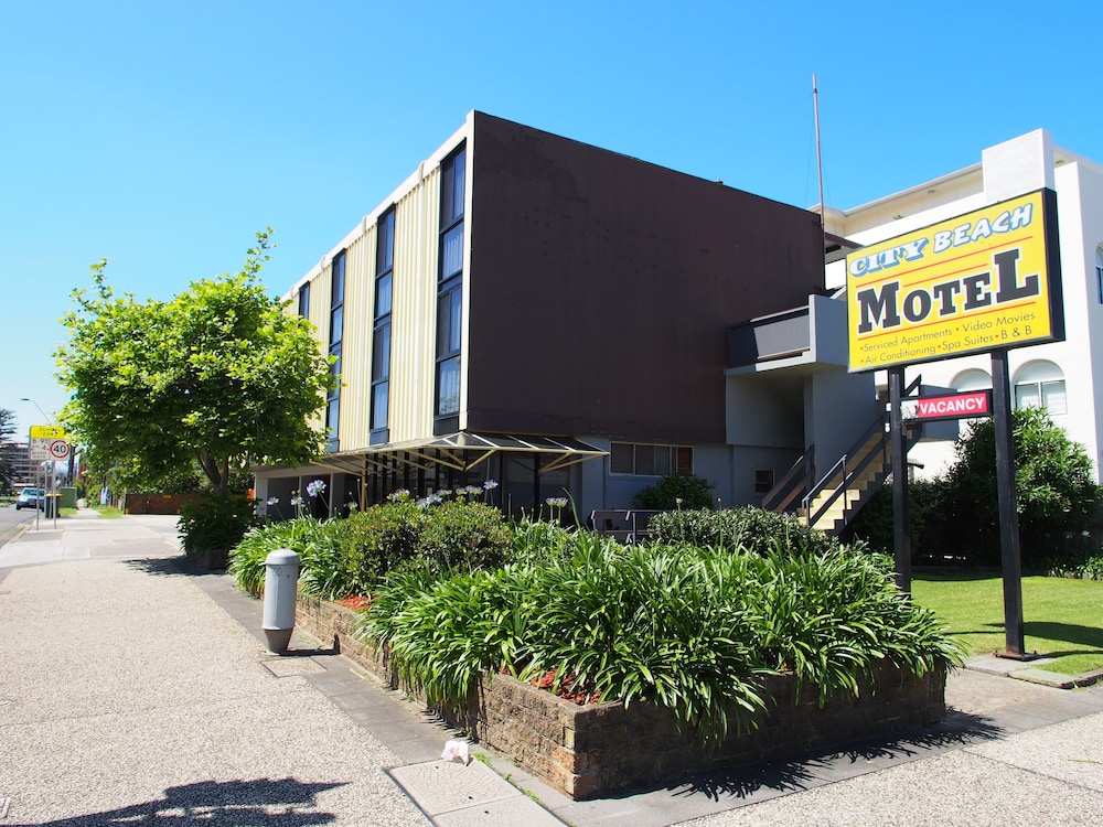 City Beach Motel in Wollongong, Australia