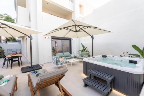 NiMar luxury city villa with jacuzzi — 4-Star Luxury Hotel in Rodos, Greece