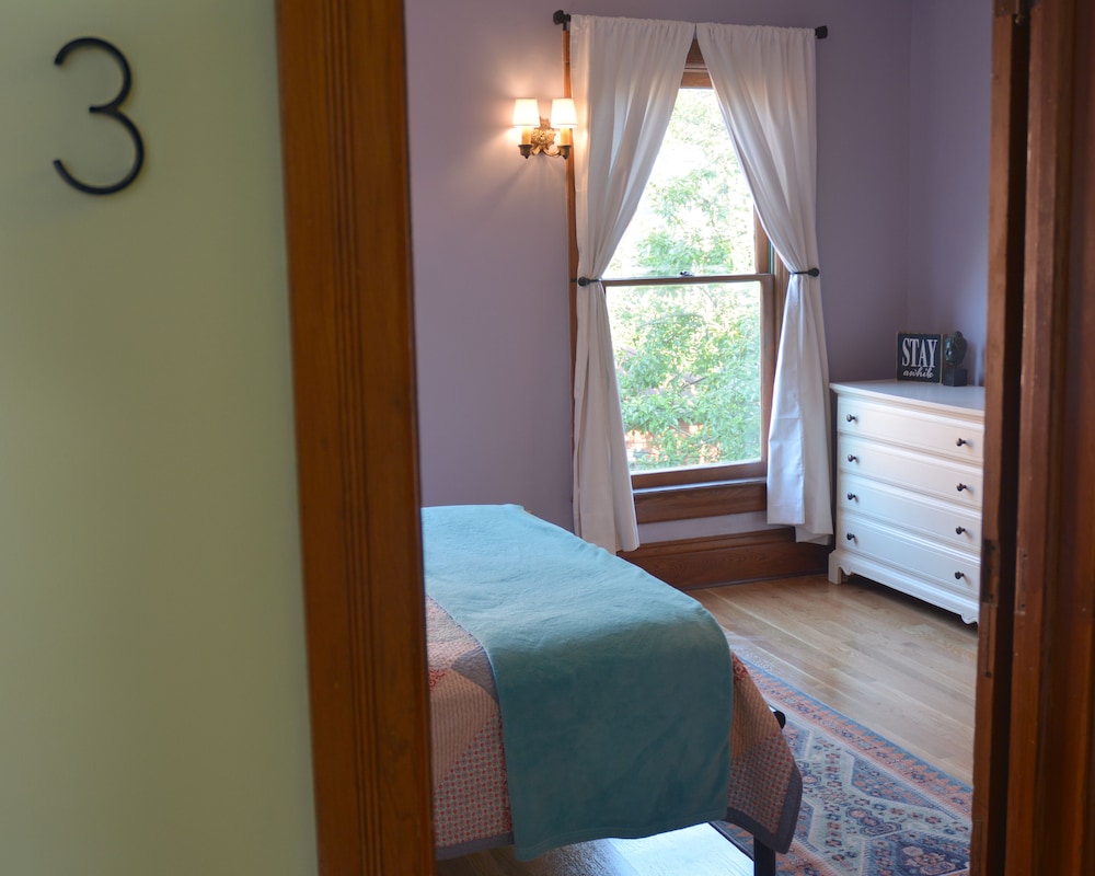Art and Lodging - photo 8
