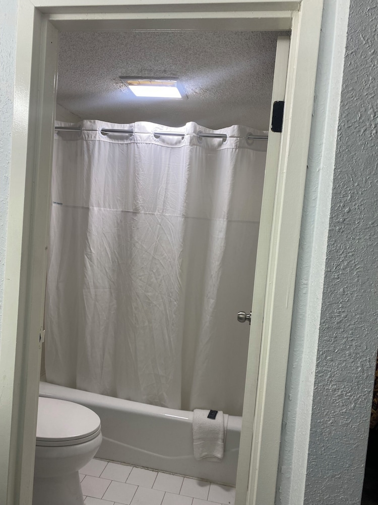 American Inn and Suites Atlanta Airport Jonesboro I 75 - photo 23