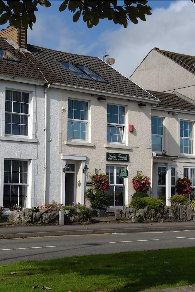 Tides Reach Guest House — 5-Star Luxury Hotel in Swansea, United Kingdom