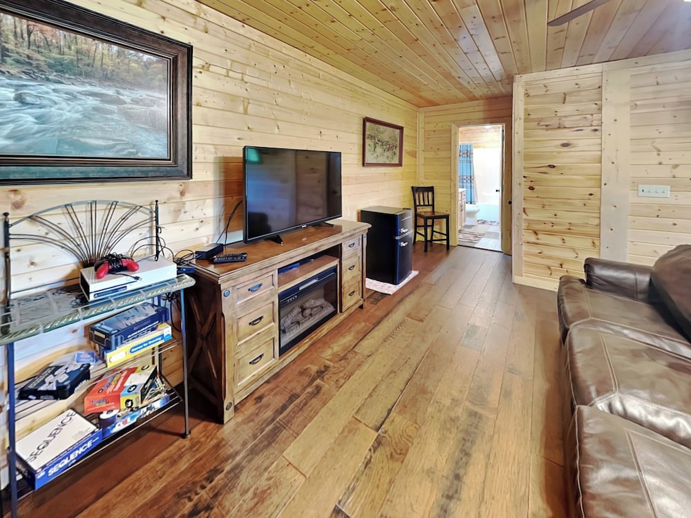 Emily's Hideaway - featured photo