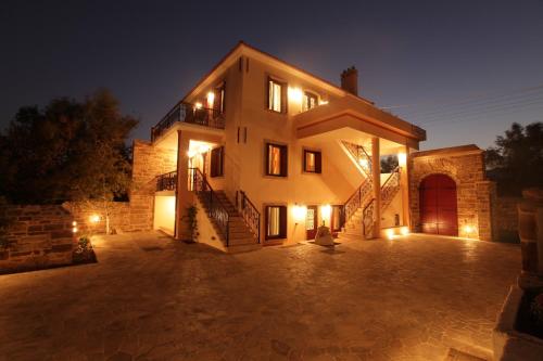 Avgerinos Hotel — hotel in Thymiana
