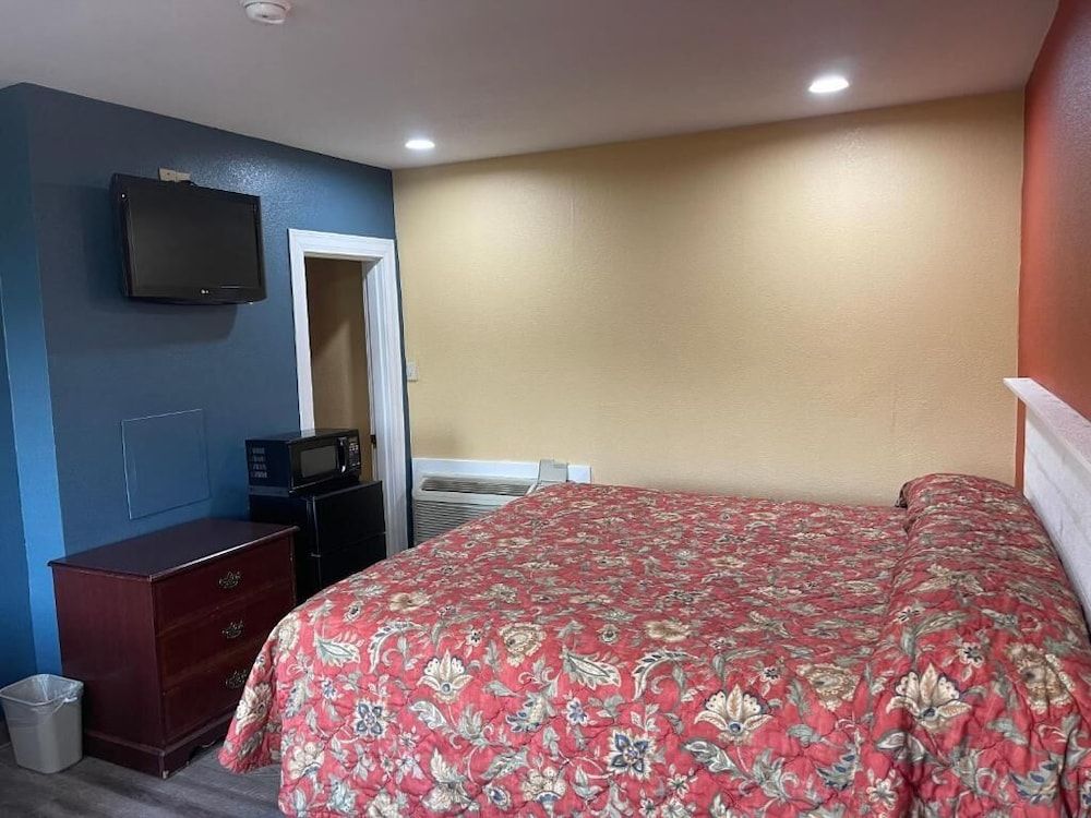 Kenwood Court Motel — hotel in Wilson
