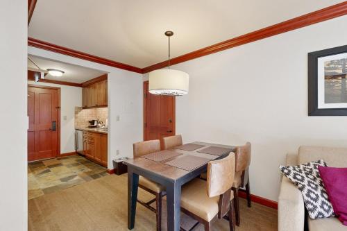 Resort at Squaw Creek's 521 & 523 — hotel in Foresthill