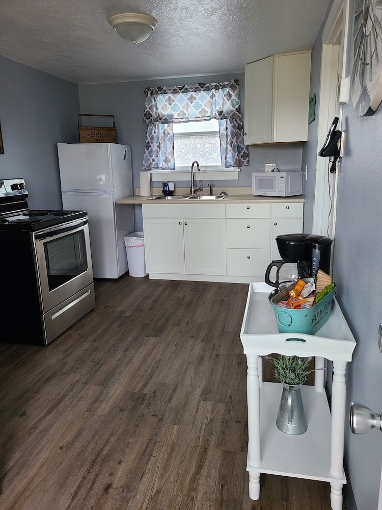 Lamplighter Cabins & Suites - photo 46