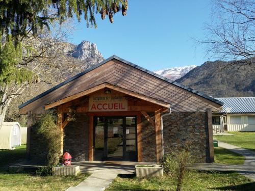 Complexe des Oustalous - carbon neutral hotel in Unknown City