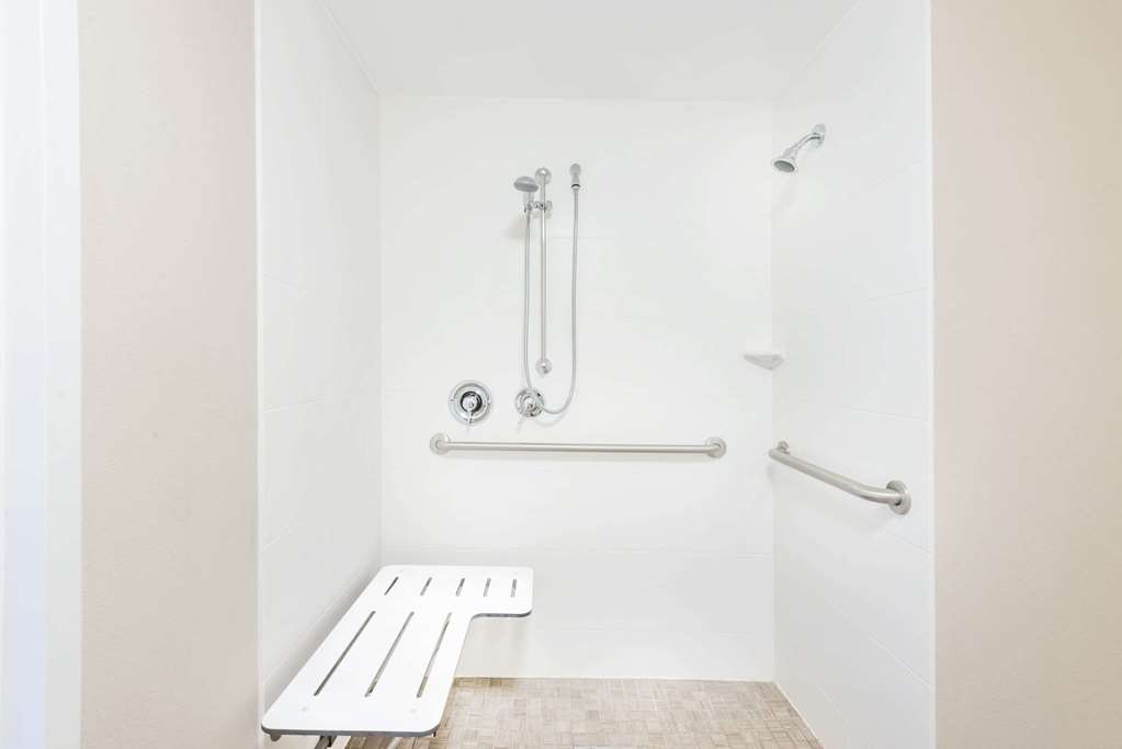 Baymont by Wyndham Erie - photo 6