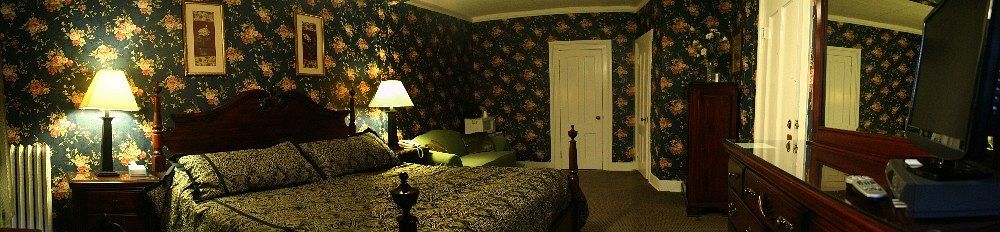 Yankee Pedlar Inn - photo 8