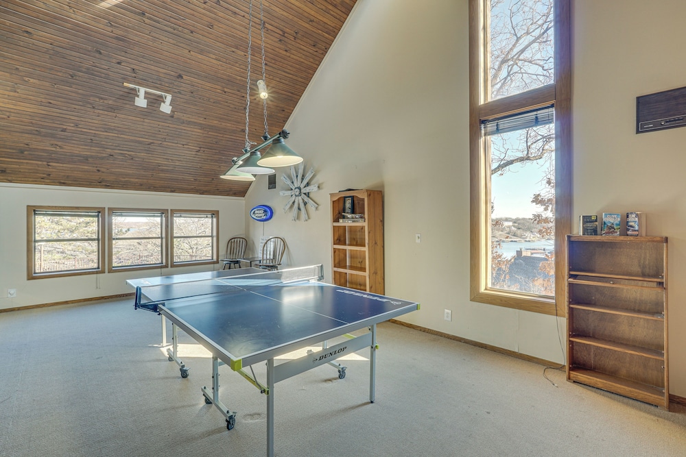Lakefront Condo w Resort Amenities in Osage Beach - photo 25