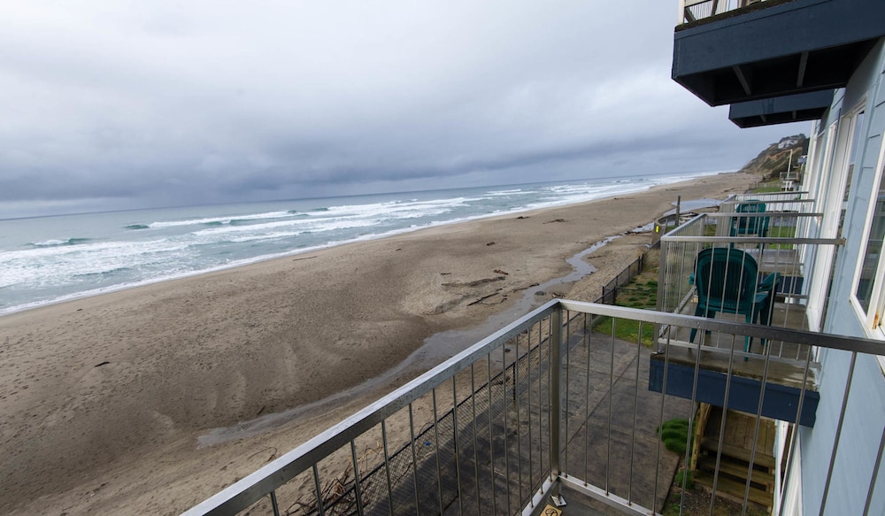 The Sandcastle Beachfront Hotel - photo 51